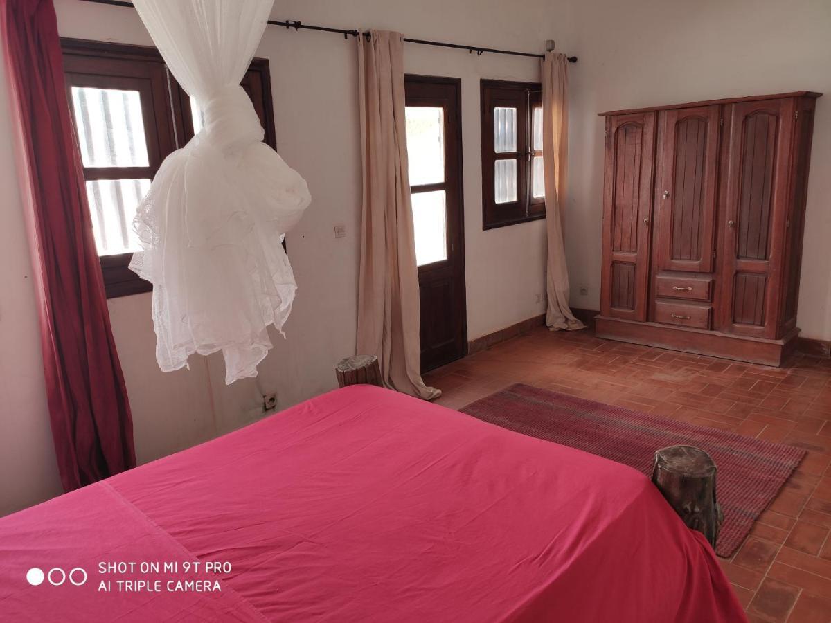 Keur Astine Hotel Toubab Dialaw Buitenkant foto